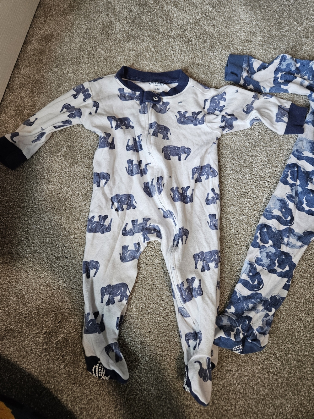 Burts Bees Baby Bundle Of 2 Footed Pajamas Size 6-9 Months - Picture 2 of 11